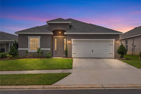 House in Davenport, Florida 4 bedrooms, 188.96 sq.m. № 2403116