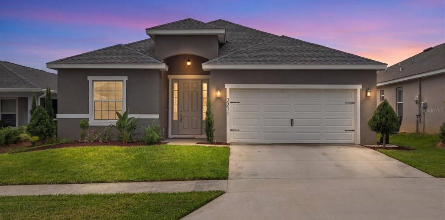 House in Davenport, Florida 4 bedrooms, 188.96 sq.m. № 2403116