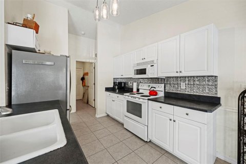 House in Palm Coast, Florida 3 bedrooms, 142.23 sq.m. № 1376253 - photo 11