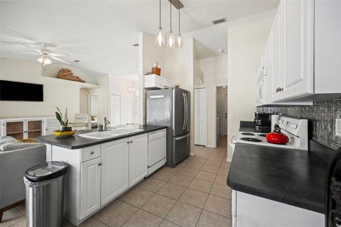 House in Palm Coast, Florida 3 bedrooms, 142.23 sq.m. № 1376253 - photo 10