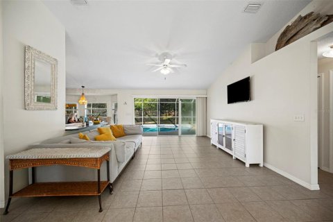 House in Palm Coast, Florida 3 bedrooms, 142.23 sq.m. № 1376253 - photo 8