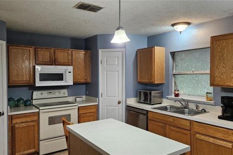 House in Citrus Springs, Florida 4 bedrooms, 215.53 sq.m. № 1832817 - photo 4