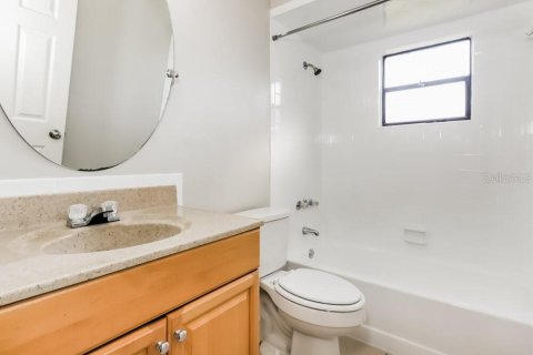 House in Lakeland, Florida 2 bedrooms, 105.17 sq.m. № 2381376 - photo 14