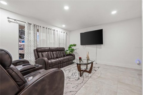 Купить виллу или дом в Довер, Флорида 4 комнаты, 169.45м2, № 1823038 - фото 5