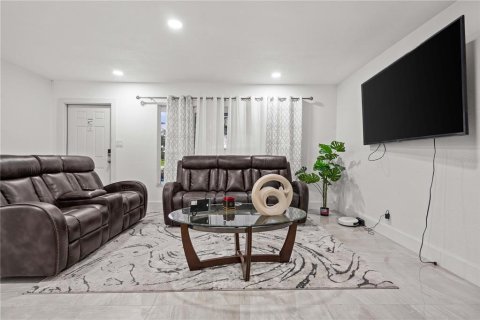 Купить виллу или дом в Довер, Флорида 4 комнаты, 169.45м2, № 1823038 - фото 4