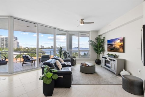 Condo in Tampa, Florida, 3 bedrooms № 2358790 - photo 6