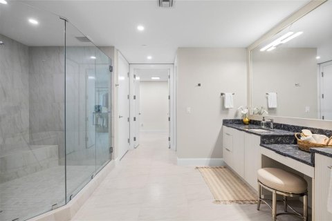 Condo in Tampa, Florida, 3 bedrooms № 2358790 - photo 24