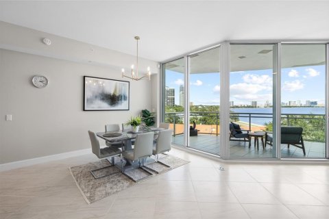 Condo in Tampa, Florida, 3 bedrooms № 2358790 - photo 14