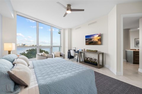 Condo in Tampa, Florida, 3 bedrooms № 2358790 - photo 18