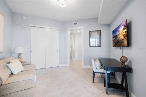 Condo in Tampa, Florida, 3 bedrooms № 2358790 - photo 30
