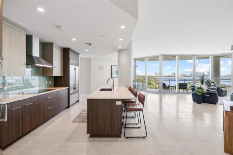 Condo in Tampa, Florida, 3 bedrooms № 2358790 - photo 3