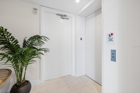Condo in Tampa, Florida, 3 bedrooms № 2358790 - photo 10