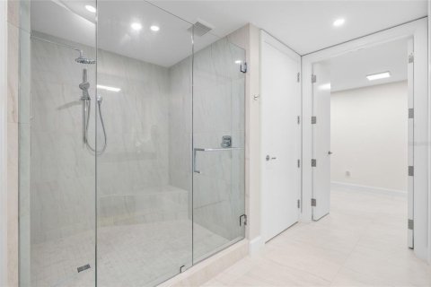 Condo in Tampa, Florida, 3 bedrooms № 2358790 - photo 23