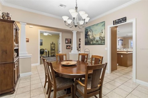House in Saint Cloud, Florida 4 bedrooms, 235.6 sq.m. № 2398472 - photo 9