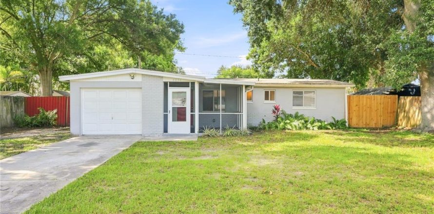 Villa ou maison à Seminole, Floride 3 chambres, 87.61 m2 № 2312573