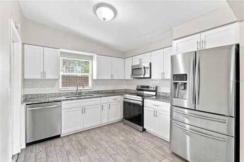 Villa ou maison à vendre à Seminole, Floride: 3 chambres, 87.61 m2 № 2312573 - photo 13
