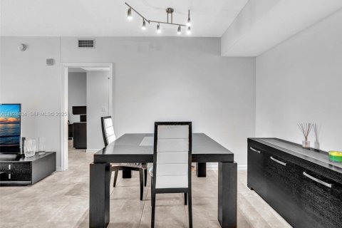 Copropriété à louer à Aventura, Floride: 2 chambres, 109.53 m2 № 1986929 - photo 9