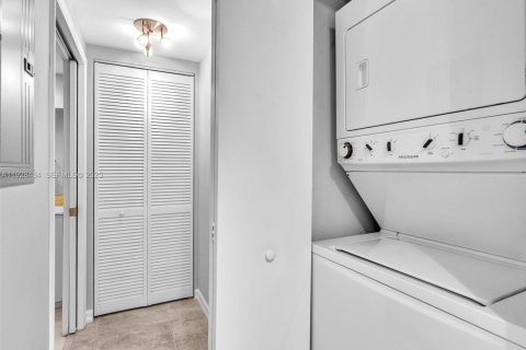 Copropriété à louer à Aventura, Floride: 2 chambres, 109.53 m2 № 1986929 - photo 27