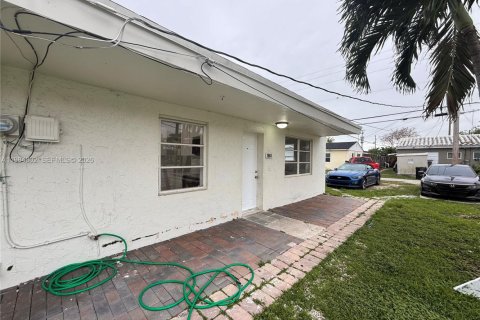 Снять в аренду виллу или дом в Норт-Майами-Бич, Флорида 2 спальни, 65.03м2, № 2050844 - фото 16