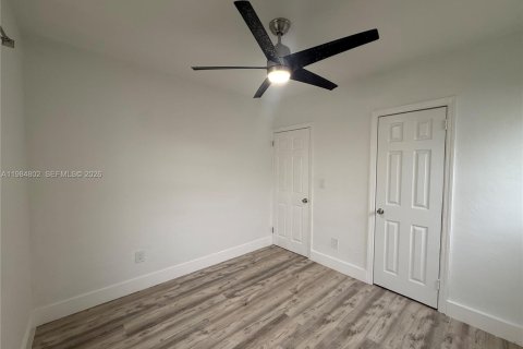 Снять в аренду виллу или дом в Норт-Майами-Бич, Флорида 2 спальни, 65.03м2, № 2050844 - фото 12