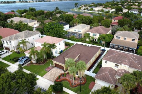 House in Miramar, Florida 4 bedrooms, 202.53 sq.m. № 1816533 - photo 24
