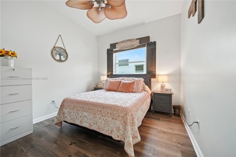 House in Miramar, Florida 4 bedrooms, 202.53 sq.m. № 1816533 - photo 22