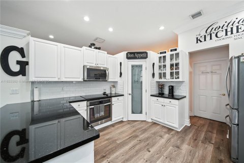 House in Miramar, Florida 4 bedrooms, 202.53 sq.m. № 1816533 - photo 8