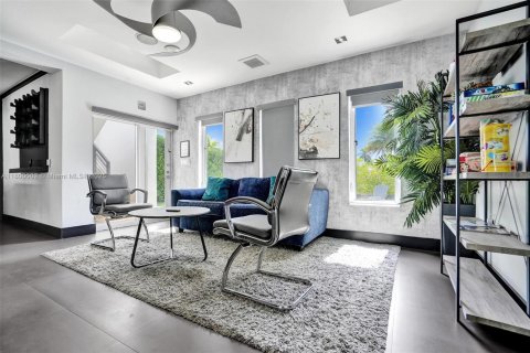 House in Fort Lauderdale, Florida 6 bedrooms, 326.18 sq.m. № 1768192 - photo 12