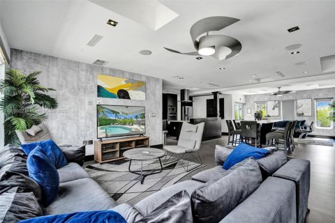 House in Fort Lauderdale, Florida 6 bedrooms, 326.18 sq.m. № 1768192 - photo 30