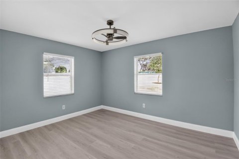 Villa ou maison à vendre à Deltona, Floride: 3 chambres, 137.59 m2 № 2306716 - photo 3
