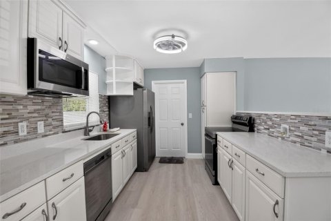 Villa ou maison à vendre à Deltona, Floride: 3 chambres, 137.59 m2 № 2306716 - photo 25