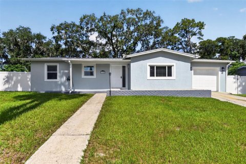 House in Deltona, Florida 3 bedrooms, 137.59 sq.m. № 2306716