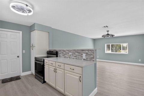 Villa ou maison à vendre à Deltona, Floride: 3 chambres, 137.59 m2 № 2306716 - photo 28