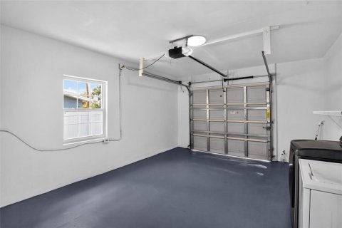 Villa ou maison à vendre à Deltona, Floride: 3 chambres, 137.59 m2 № 2306716 - photo 14
