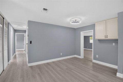 Villa ou maison à vendre à Deltona, Floride: 3 chambres, 137.59 m2 № 2306716 - photo 17