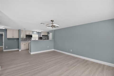 Villa ou maison à vendre à Deltona, Floride: 3 chambres, 137.59 m2 № 2306716 - photo 23