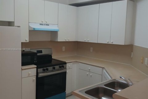 Touwnhouse à louer à Homestead, Floride: 3 chambres, 134.43 m2 № 1973386 - photo 8