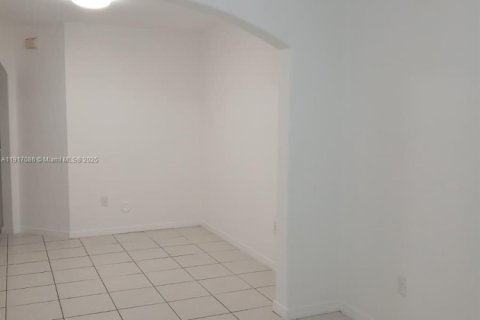 Touwnhouse à louer à Homestead, Floride: 3 chambres, 134.43 m2 № 1973386 - photo 14