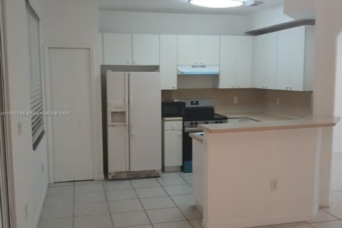 Touwnhouse à louer à Homestead, Floride: 3 chambres, 134.43 m2 № 1973386 - photo 6