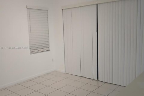 Touwnhouse à louer à Homestead, Floride: 3 chambres, 134.43 m2 № 1973386 - photo 18