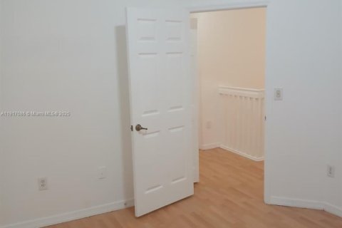 Touwnhouse à louer à Homestead, Floride: 3 chambres, 134.43 m2 № 1973386 - photo 4
