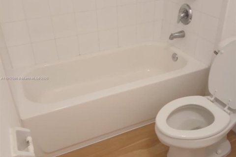 Touwnhouse à louer à Homestead, Floride: 3 chambres, 134.43 m2 № 1973386 - photo 23