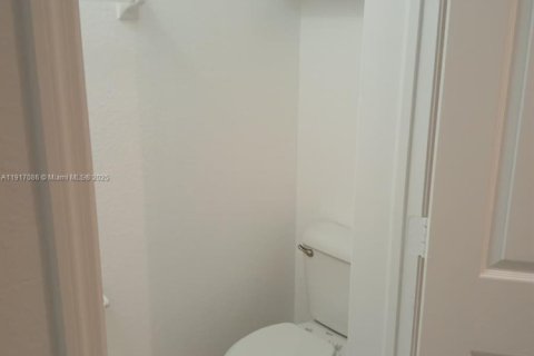 Touwnhouse à louer à Homestead, Floride: 3 chambres, 134.43 m2 № 1973386 - photo 16