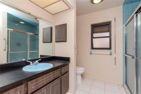 House in Sarasota, Florida 3 bedrooms, 185.06 sq.m. № 1527835 - photo 30