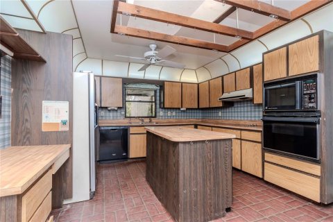 House in Sarasota, Florida 3 bedrooms, 185.06 sq.m. № 1527835 - photo 12