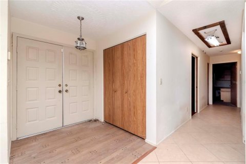 House in Sarasota, Florida 3 bedrooms, 185.06 sq.m. № 1527835 - photo 5