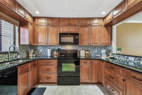 Купить кондоминиум в Сарасота, Флорида 6 комнат, 94.39м2, № 1718777 - фото 9