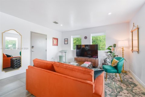 Appartement à louer à Miami, Floride: 1 chambre, 68.75 m2 № 2063081 - photo 2