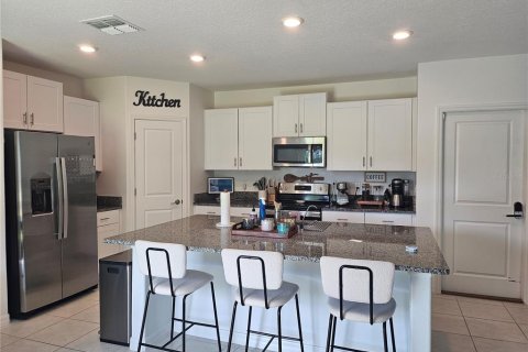 House in Lakeland, Florida 4 bedrooms, 187.29 sq.m. № 1903495 - photo 4