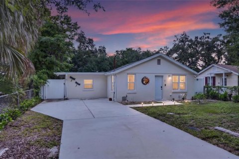 Casa en Tampa, Florida 3 dormitorios, 93.65 m2 № 2380942